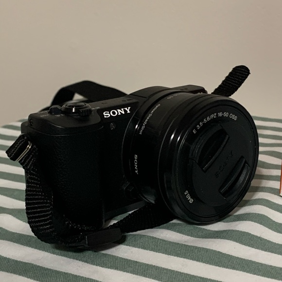 Sony Digital Camera - Picture 2 of 4